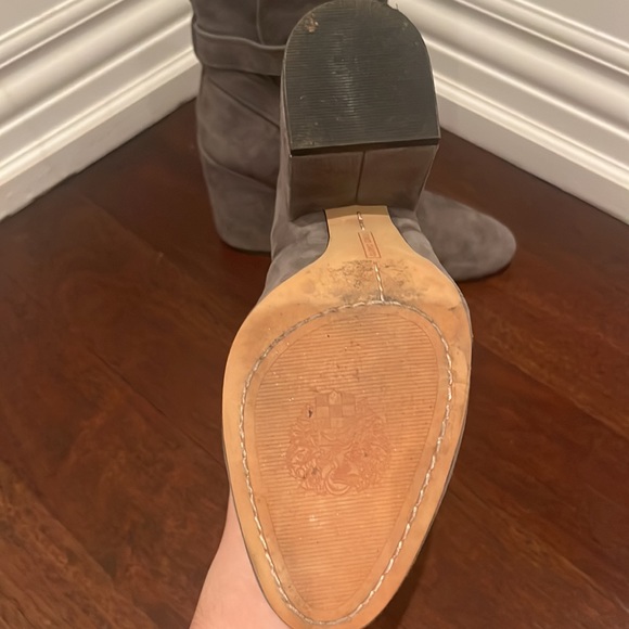 Vince Camuto Damefaris- Graystone Suede- 7M with box - Picture 5 of 10